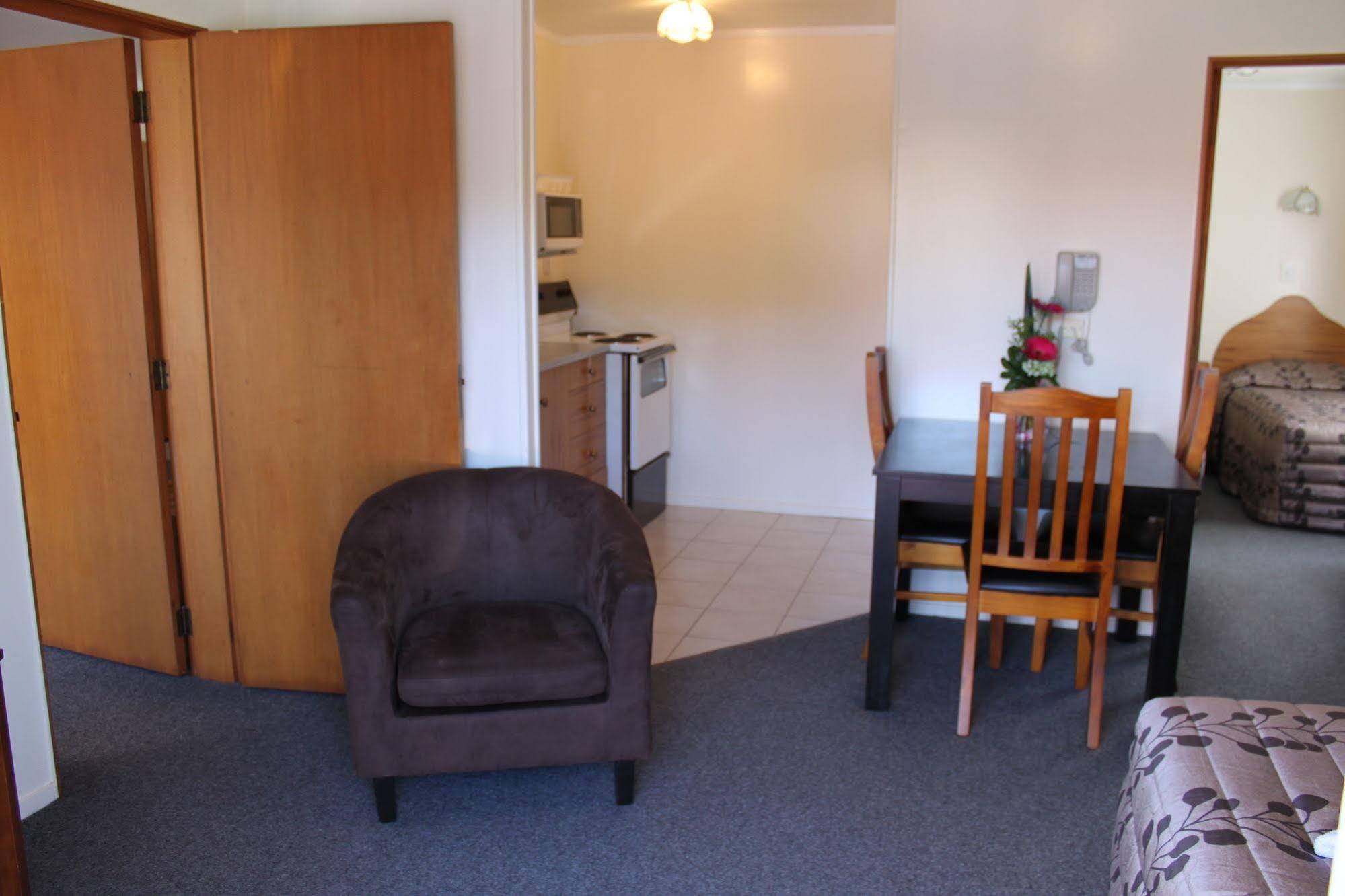 Cherry Court Motor Lodge Whangarei Exterior photo